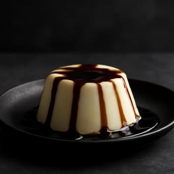 Vanilla Panna Cotta with Balsamic Glaze Drizzle