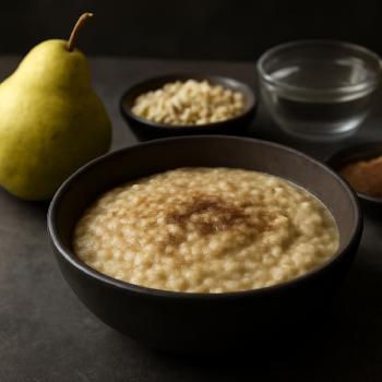 Pear and Oatmeal Baby Food with Cinnamon