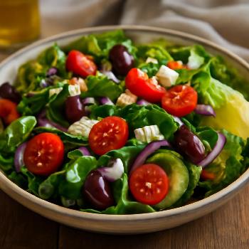 Vibrant Mediterranean Mixed Greens Salad