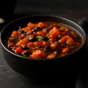 Hearty Sweet Potato and Black Bean Chili